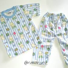 Sweater dari hennes & mauritz indonesia banyak digemari karena desainnya yang modis dan nyaman. Jual Produk Piyama Anak Bahan Kaos Termurah Dan Terlengkap Agustus 2021 Bukalapak