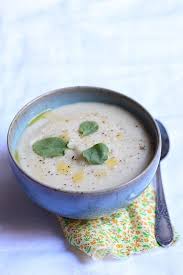 Une Recette De Soupe Hivernale Au Panais Et Au Celeri Rave Une Soupe Toute Blanche Toute Reconfortante Et Tout En 2020 Recettes De Cuisine Soupe Fenouil Celerie Rave