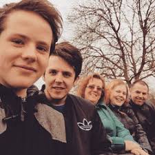 SENIOR PASTOR MARK MACKLIN