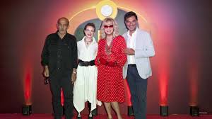 Facebook gives people the power to share. Gli Incredibili 2 Le Voci Italiane Presentano L Ultimo Film Della Pixar Radio Colonna