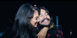Usahlah kau mengambil hati jikalau aku bersendiri diuji oleh hidup ini dalam benci dalam rindu ada semua. Lirik Lagu Benci Tapi Rindu Marcello Tahitoe Merdeka Com