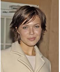 Mandy moore, who plays rebecca, was recently shooting a scene for the upcoming season and realized that her past decision to cut her own bangs (something we can probably all relate to) was wreaking havoc on her hairstylist. 16 Mandy Moore Hairstyles Hair Cuts And Colors