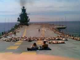Le Porte Avion Arme De Guerre Strategique Humour Actualites Citations Et Images Aircraft Carrier Military Images Photo