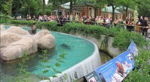 Here Some Of The Best Zoos In The World You Can Visit Zoo Architecture Bronx Zoo Zoo