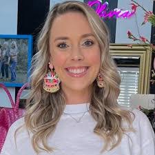 Olivia Hurley's Instagram, Twitter & Facebook