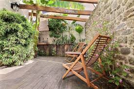 Une Maison Atypique Pres De La Mer En Bretagne Planete Deco A Homes World Gite De France Decorations De Pergola Idees Jardin