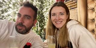 Puede seguir enamorada Carla Jara de Kaminski?», «si Francisco llega a  tocar la puerta de su ex casa, ¿Carla le abre?», platean en Zona de  Estrellas Glamorama