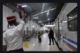 Pc clipart gambar 24 1600 x 1212 dumielauxepices net. Stasiun Di Bandung Tetap Beroperasi Hanya Layani Ka Lokal Bandung Raya Logistik Dan Ka Khusus