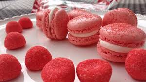 Macarons A La Fraise Tagada Macaron Fraise Macaron Gateaux Et Desserts