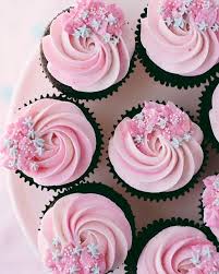 Montezoolandes Pink Cupcakes Probably Ateco 849 And Some Small Star Tip Birthday Cupcakes Chocolate Cupcakes Cake Decorating Videos
