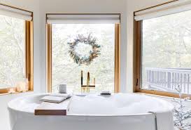32 Stylish Christmas Bathroom Decor Ideas to Try in 2024