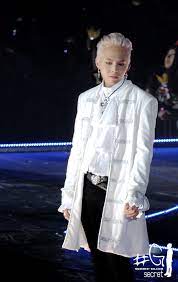 Pilihan (pilih salah satu) 1. Alive In Fukuoka G Dragon 120624 Ygfc Ygfamilyclub Latest Update About Yg