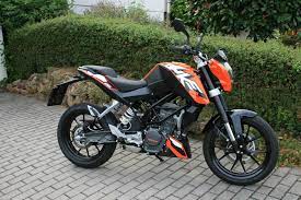 Latest duke 200 2021 available in 1 variant(s). Die Ktm Duke 200 Ein Alltagsmotorrad Par Excellence Motor Faz