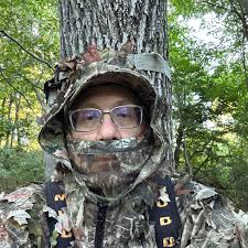 Airport officials say the Browns need to lower the stadium's height or move  it because of safety concerns. The team says it has no plans to alter the  design.