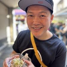 Loren Hammer's Instagram, Twitter & Facebook