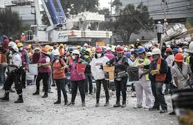 Sin embargo, el mismo 19 de septiembre, fecha conmemorativa del sismo ocurrido en el año de 1985 y que afectó considerablemente la ciudad de méxico fue en verdad impresionante, ahora con los que el ocurrido el día 7 de septiembre, pero con epicentro más cerca de la capital del país. Chilango Desde El 19 De Septiembre El Puno En Alto Tambien Significa Vida