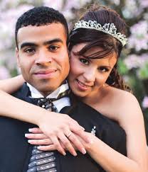 Pickering students seek awesome '80s outfits