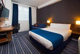 Looking to enjoy an event or a game? Good Hotel 5 Of 5 Ola Kalla Review Of Holiday Inn Express London Wimbledon South Greater London England Tripadvisor