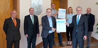 1 von 5 passenden hausbauangeboten: Haus Grund Burgerpreis Fur Den Ebwo Warnecke Wunscht Sich Worms Als Vorbild Haus Grund Worms