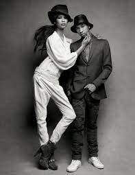 Here's a look at some awesome reasons to date short people. Why You Should Wear High Heels When You Date A Short Man Vogue