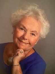 Elizabeth Lamm's Instagram, Twitter & Facebook