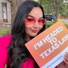 Lenny Arellano's Instagram, Twitter & Facebook