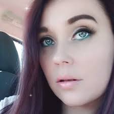 Becky Kump's Instagram, Twitter & Facebook