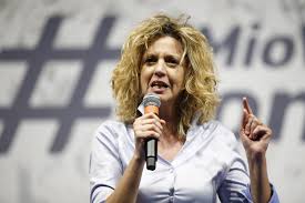 Si riuscirà ad arrivare ad una ripartenza ragionata? Mes E Stoccate Contro Travaglio Lezzi M5s Affonda Su Facebook Ilgiornale It