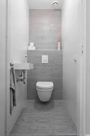 Epingle Par Charles Ghapinzie Sur Small Bathroom Toilettes Modernes Amenagement Toilettes Decoration Toilettes