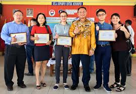 Semoga maju jaya dan buat bersungguh sungguh esok ya!! Kok Hui Taou Murid Terbaik Spm Wp Labuan Dengan 11a Jpwpl Sana Sini Berita Rasmi Jabatan Pendidikan Wp Labuan