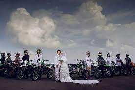 Prewedding sederhana romantis, inspirasi pasangan jaman now Wah Acara Prewedding Seorang Bikers Dihadiri Rombongan Sumo Gridoto Com