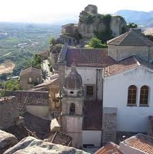 Castiglione di sicilia lies about 160 kilometres (99 mi) east of palermo and about 40 kilometres (25 mi) north of catania. Castiglione Di Sicilia Photos Facebook
