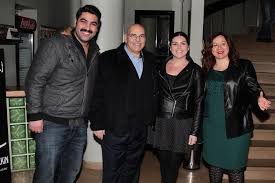 Ortak bir noktamız daha var, futbolu çok severiz. Beyaz Fil E Unlulerden Destek Magazinci Com