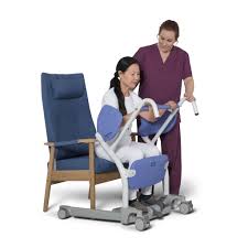 Auch beim transfer vom bett in den rollstuhl hinein sollte immer die betroffene körperseite führen. Arjo Sara Stedy Mobiler Aktivlifter Nicht Elektrisch Betrieben Fur Patienten Bewohner Mit Einer Korpergrosse Von 149 Bis 193 Cm Aufstehlift Toilettenlift Bett Rollstuhl Transfer Bis 182 Kg Sanitatshaus Burbach Goetz Der