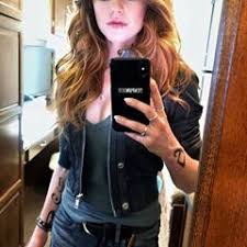 Clary Behind Of The Scenes 3b Via Kat Mcnamara Saveshadowhunters Notourlasthunt Shadowhunters Sh Shadowhunters Shadowhunters Outfit Shadowhunters Actors