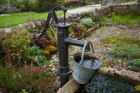Wasserpumpe im garten alte wasserpumpen garten und outdoor. Die Richtige Wasserpumpe Fur Den Garten Wetter Center De