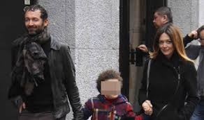 Un lutto gravissimo ha colpito il noto cantante e paroliere memo remigi. Una Malattia Terribile Mi Ha Consumata Rivelazione Choc Dell Attrice Molto Ammirata Di Un Medico In Famiglia Per La Prima Volta Parla Del Suo Grandissimo Dolore Il Male E Insidioso E Bisogna Saperlo