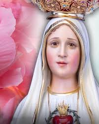 Nuestra Señora es el vaso elegido en el cual se posó el Espíritu Santo. El  magníficat, el único himno que conocemos como pronunciado por Nuestra  Señora en su vida terrena es una