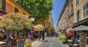 Que ce soit au niveau de l'emploi, les transports, la sécurité, la météo ou encore l'immobilier, certaines villes françaises (villes moyennes) se démarquent plus que d'autres au niveau de la qualité de vie qu'elles proposent. Top 10 Des Villes Les Plus Ensoleillees De France