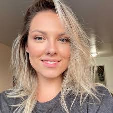 Tessa Lynn's Instagram, Twitter & Facebook