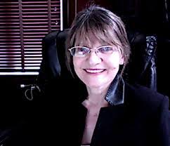 Colleen Winston's Instagram, Twitter & Facebook