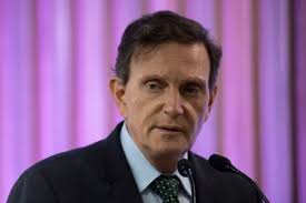 Nascido no rio, crivella tem 59 anos, é engenheiro e está casado há 36 anos com a escritora sylvia jane. Marcelo Crivella E Preso Em Operacao Da Policia E Do Ministerio Publico Do Rio