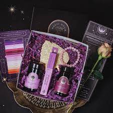 Flowers Chocolate Oh The Dilemma Surprise Mom With A Unique Magical Sensory Experience On Her Special Day A Mothersday Gifts Luxe Gifts Gifts For Mom