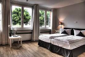 Yelp is a fun and easy way to find, recommend and talk about what's great and not so great in dillenburg and beyond. Hotel Bartmann S Haus Bild Von Hotel Bartmanns Haus Dillenburg Tripadvisor