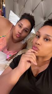 LNV (Late Night Vibes) with @liontwin_