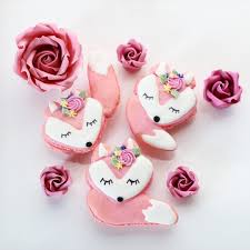 Fox Macarons How Cute Are These Christina S Cupcakes Follow Me On Instagram The Party Guru Macaron Cookies Cute Desserts Confectionary Art