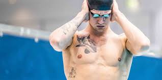 Sportliches schwimmen trainiert den ganzen körper auf die technik kommt es an / wer regelmäßig schwimmt, tut gutes für herz, kreislauf und stoffwechsel schwimmen gehört zu den beliebtesten sportlichen aktivitäten. Breite Schultern Dunne Knochen Was Schwimmen Mit Dem Korper Macht