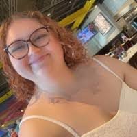 Caroline Hoyle's Instagram, Twitter & Facebook