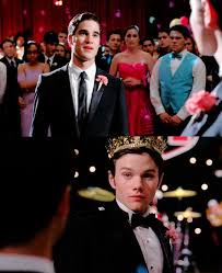 Is There An Emoji For Goosebumps Because This Scene Still Gives Them To Me To This Day Blaine And Kurt Chris Colfer Boyfriend Chris Colfer