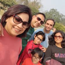 What better way to spend the last Sunday of the year! I had been seeing so  many posts about Sunder Nursery..wanted to go as winters is the right time  to enjoy such